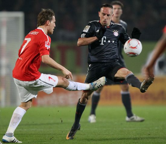 他不仅是对 他不仅是对